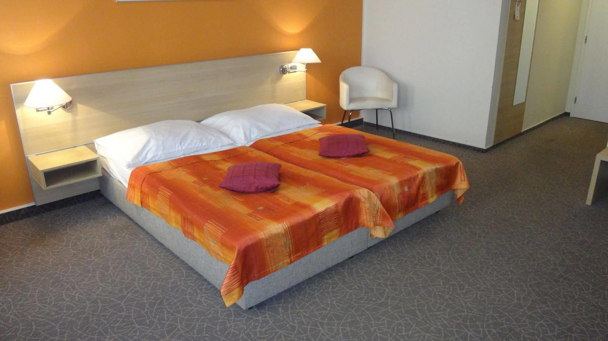 Hotel Ehrlich Prague Ngoại thất bức ảnh